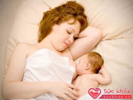 Sữa mẹ là nguồn dinh dưỡng tốt nhất cho trẻ sơ sinh và trẻ nhỏ