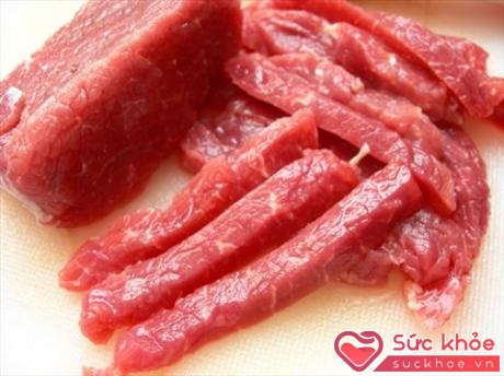 Đối với người bị bệnh táo bón, hạn chế các loại thịt đỏ như thịt bò, thịt cừu… là giải pháp tốt nhất 