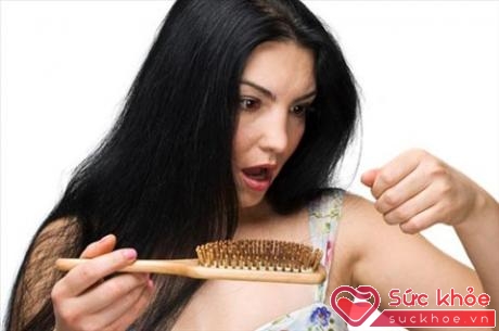 Mái tóc của bạn có thể rất đẹp và dày trong khi mang thai nhưng sau khi sinh, tóc có thể rụng nhiều