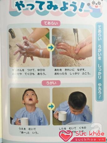 Bé được hướng dẫn rửa kỹ từng ngón tay, mu bàn tay lẫn lòng bàn tay. Bé học cách súc họng để ngừa vi khuẩn