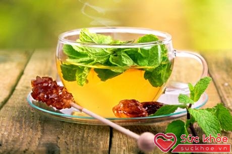 Người ta thường dùng trà bạc hà để chữa chứng đau bụng do kinh nguyệt, cảm lạnh, sốt