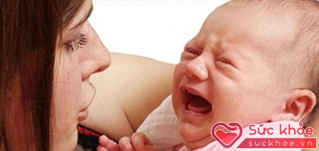 Trẻ sơ sinh có thể bị nhiễm trùng máu trong quá trình mẹ mang thai hoặc sinh nở (Ảnh minh họa: Internet)