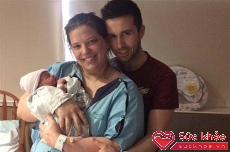 Chị DePino quyết định sinh con sớm hơn dự kiến. Và một em bé khỏe mạnh đã chào đời.