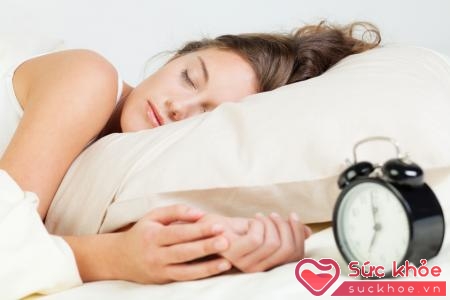 Ngủ nướng gây hại cho cơ thể như tăng nguy cơ đột quỵ, trí nhớ giảm sút