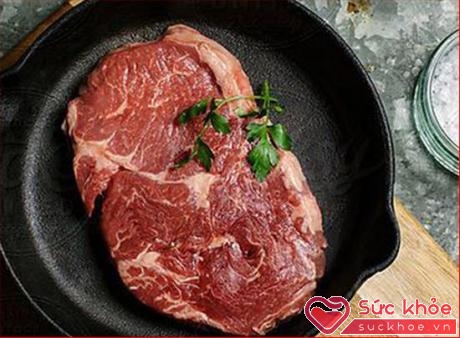 Thịt bò sống là một trong số những loại thịt dễ chứa khuẩn e.coli nhất, đặc biệt là thịt bò xay