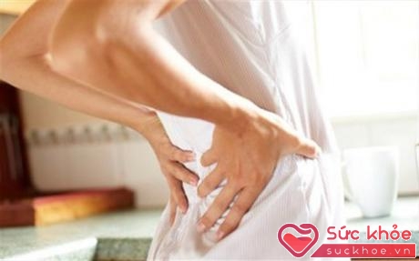 Rất nhiều sản phụ phải trải qua những cơn đau kéo dài ở vùng hông, lưng dưới và vành xương chậu (Ảnh minh họa: Internet)