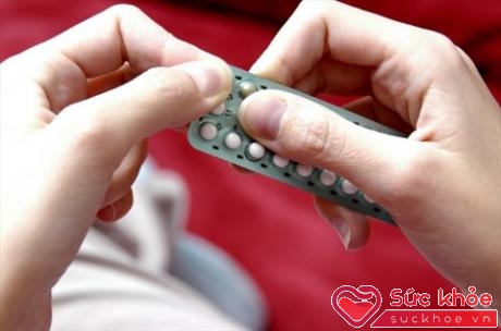 Các loại thuốc tránh thai đều làm giảm hoóc-môn sinh dục như testosterone, do đó cũng ảnh hưởng không nhỏ đến nhu cầu tình dục của người dùng (Ảnh minh họa: Internet)