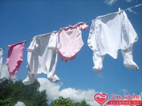 Giặt đồ cho bé để chăm trẻ nhàn hơn