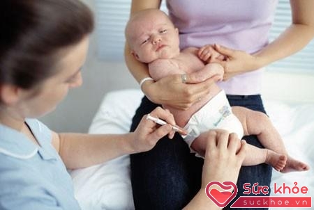 Tiêm mũi k cho trẻ sơ sinh tránh xuất huyết não ở trẻ sơ sinh