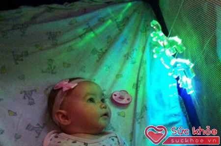 Đèn ngủ gây nhiều nguy hại tới trẻ, đặc biệt là trẻ sơ sinh – Ảnh internet