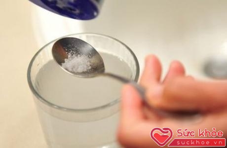 Súc miệng nước muối rất có lợi cho sức khỏe nhưng không phải ai cũng biết dùng nước muối đúng cách
