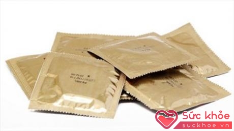 Sử dụng bao cao su khi 'yêu' để tránh thai và bệnh tình dục