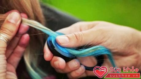 Bên cạnh tạo mái tóc độc đáo, ấn tượng, phấn nhuộm tóc có thể gây hại cho sức khỏe của bạn (Ảnh minh họa: Internet)