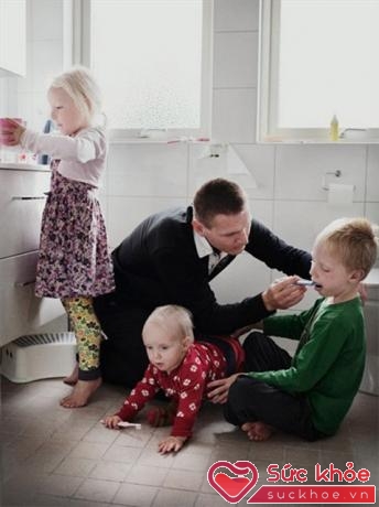 Các bố mẹ Thụy Điển ngày nay kỷ luật con họ dựa vào nhiều hình thức thay thế việc đánh đòn (Ảnh: Internet)