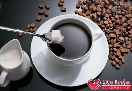 Cà phê có thể tác động đến hệ thần kinh trung ương - chịu trách nhiệm đến việc gửi và nhận thông tin từ khắp nơi trên cơ thể