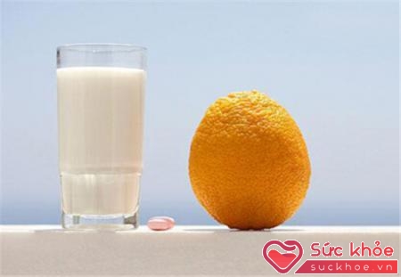 Nếu uống kháng sinh nên tránh thực phẩm từ sữa, giàu axit
