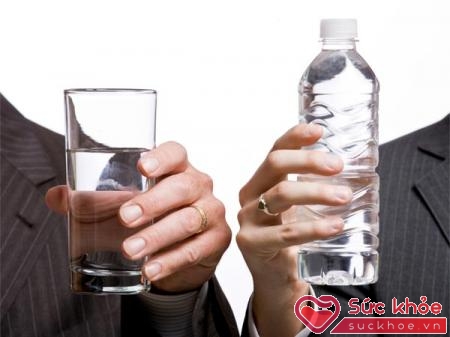 Theo các bác sĩ, việc giải độc cơ thể sau tết tốt nhất là bổ sung nước và chế độ thực phẩm phù hợp