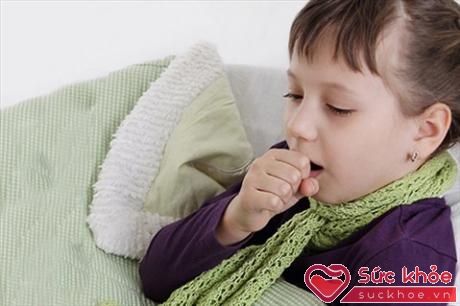 Thời tiết giao mùa, trẻ dễ bị nhiễm các bệnh đường hô hấp (Ảnh minh họa: Internet)