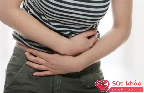 U xơ tử cung có thể khiến người bệnh bị đau bụng khi hành kinh