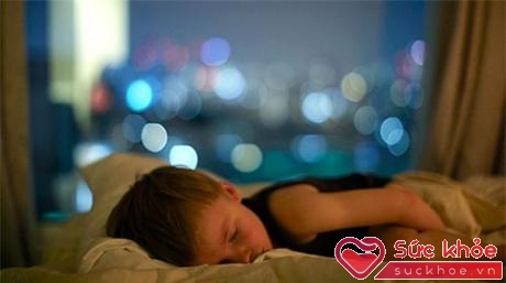 Bật đèn ngủ ảnh hưởng đến chất lượng giấc ngủ của trẻ