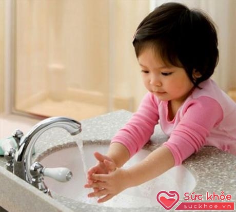 Nhắc trẻ rửa tay là cách ngừa giun hữu hiệu (Ảnh: Internet)