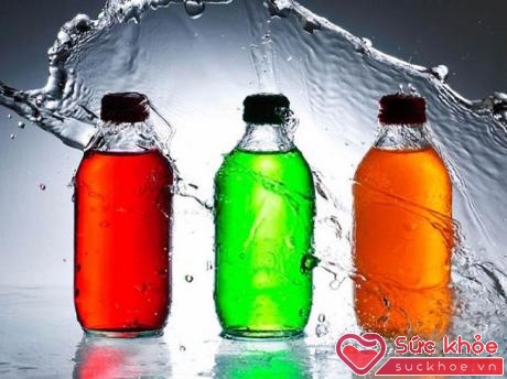 Uống nước hương hoa quả sau bữa ăn tối gây ra nhiều tác hại cho cơ thể