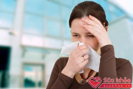 Cảm cúm là bệnh nhiễm virus gây sốt, nhức đầu, đau cơ, mệt mỏi, ho, nghẹt mũi... 