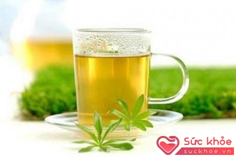 Uống trà thảo được coi là một trong những cách để giảm cholesterol hữu hiệu