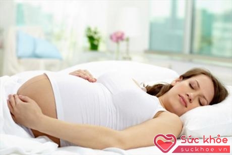Hãy nghỉ ngơi, thư giãn khi cơ thể mệt mỏi để đảm bảo cho em bé trong bụng được khỏe mạnh
