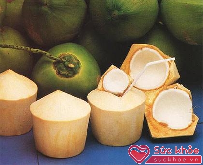 Nước dừa cũng được dùng để thay thế các sản phẩm sữa, nhất là đối với những người không dung nạp được lactose