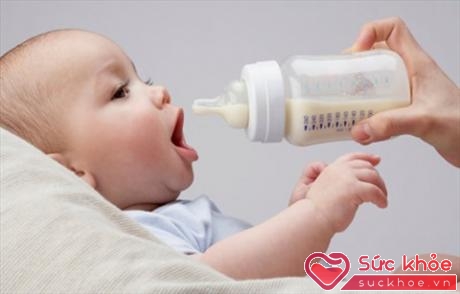Dị ứng sữa bò thường xảy ra với trẻ em dưới 3 tuổi