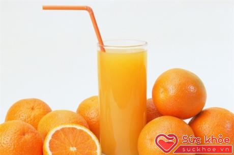 Trong cam có chứa hàm lượng vitamin C cao, đó chính là thần dược giúp phòng tránh những nguy hại từ ánh nắng mặt trời