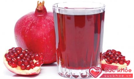 Lựu là một trong những loại trái cây được nhiều chị em yêu thích, có thể được sử dụng hàng ngày như một loại nước uống bổ dưỡng