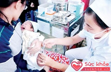Tiêm vắc-xin viêm gan B cho trẻ sơ sinh