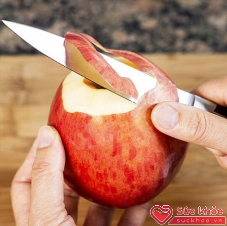 Hầu hết các vitamin và khoáng chất đều được tìm thấy trong vỏ táo