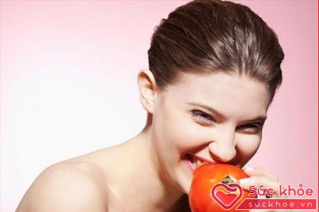 Ăn nhiều cà chua cũng là cách bổ sung nước cần thiết cho da và giúp giảm cân hữu hiệu