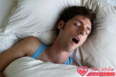 Tật ngủ ngáy có thể là nguyên nhân khiến bạn không tỉnh táo khi thức dậy