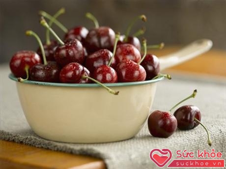 Một chén cherry ăn nhẹ vào ban đêm giúp bạn ngủ ngon và sâu hơn (Ảnh: Prevention)