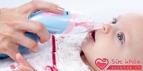 Vệ sinh mũi sạch giúp bé nhanh khỏi bệnh