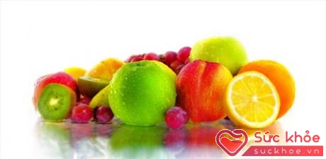 Nên ăn nhiều trái cây giàu vitamin C để tăng cường sức đề kháng cho cơ thể