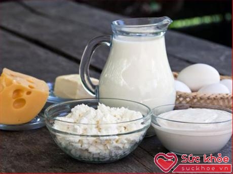 Sữa và các sản phẩm từ sữa chứa hàm lượng canxi cao vượt trội, hơn hẳn nhiều loại rau xanh