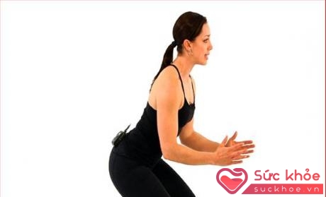 Trong các bài tập, bài tập Squats có hiệu quả nhất cho việc giảm mỡ đùi.