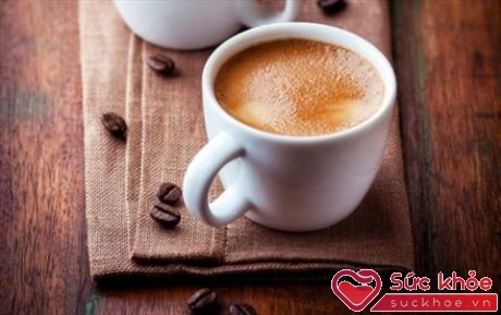 Cà phê giúp bạn tỉnh táo hơn sau một đêm không ngủ và mệt mỏi