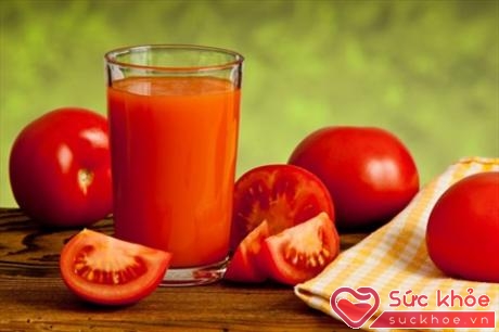 Nước ép cà chua giúp tăng khả năng miễn dịch cho cơ thể do có chứa hàm lượng chất chống oxy hóa cao 
