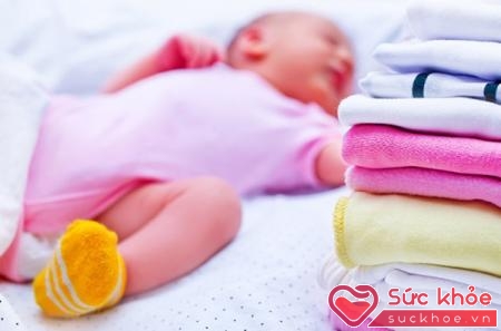 Xin quần áo cũ cho trẻ sơ sinh là tục lệ được nhiều mẹ bỉm sữa truyền tai nhau với mục đích lấy may cho trẻ