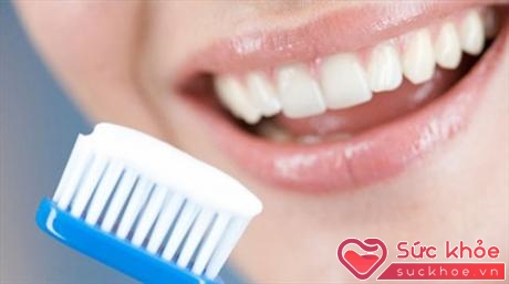 Nếu hôi miệng xuất phát từ vấn đề răng miệng thì việc đánh răng thường xuyên là rất cần thiết