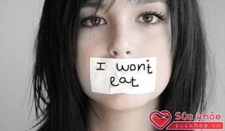Người mắc chứng rối loạn ăn uống cảm thấy sợ đồ ăn và luôn muốn giảm cân