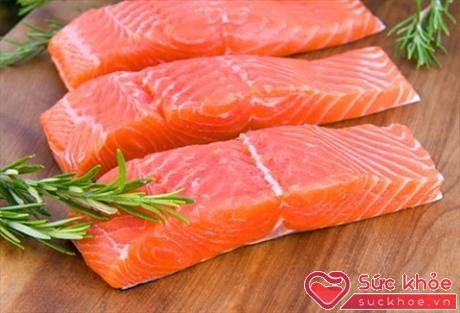 Cá hồi cung cấp một lượng lớn protein và chất béo omega-3 - chất béo chống viêm cho cơ thể