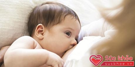 Bú sữa mẹ là một trong những biện pháp tăng cường hệ miễn dịch cho trẻ sơ sinh