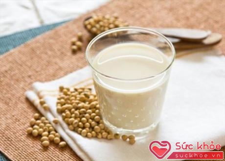 Sữa đậu nành không chỉ có tác dụng giúp thanh nhiệt mà còn có nhiều lợi ích khác cho sức khỏe